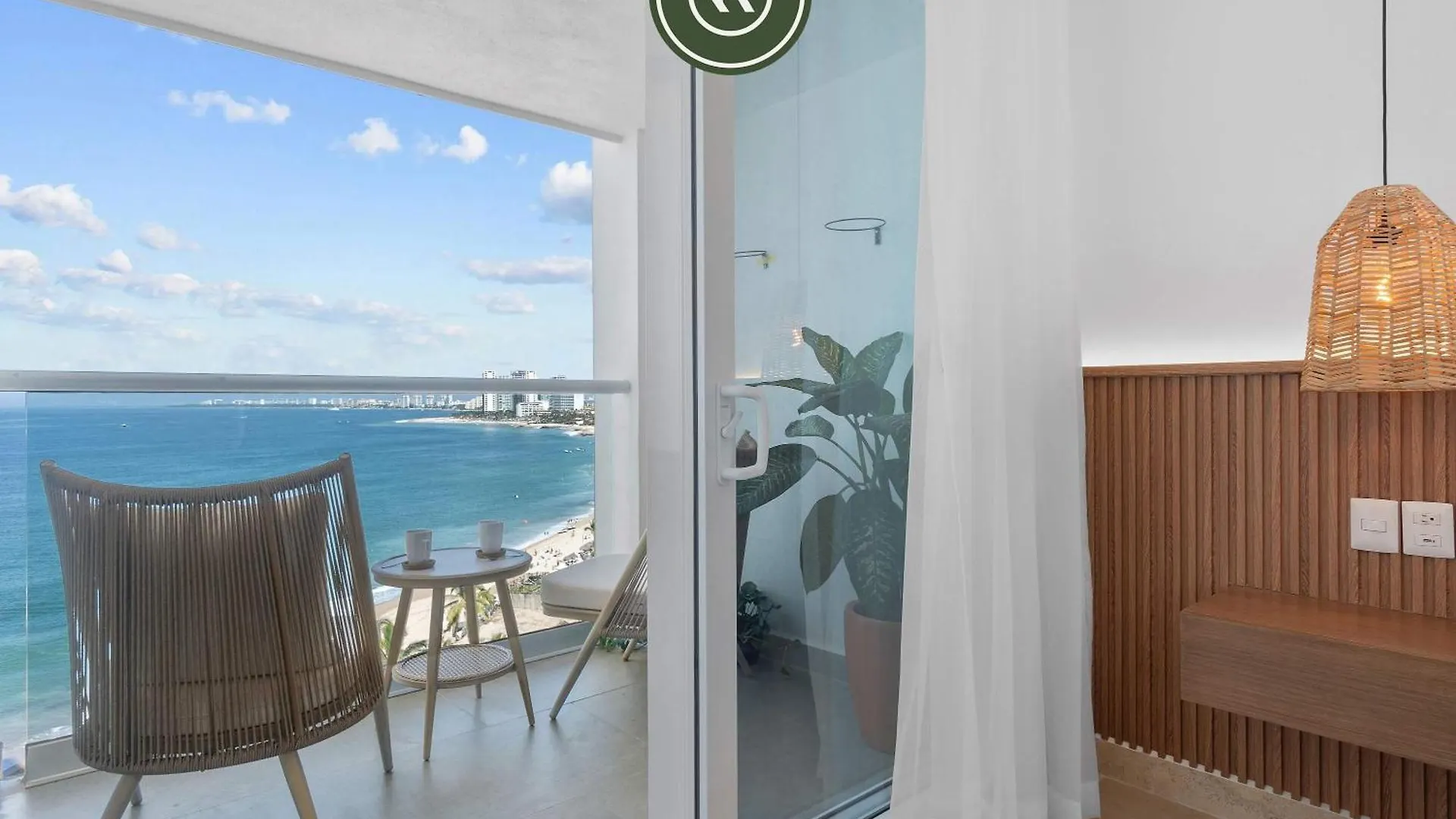 Apartment Luxury Oceanfront Studio - Beach - Pools - Gym Puerto Vallarta