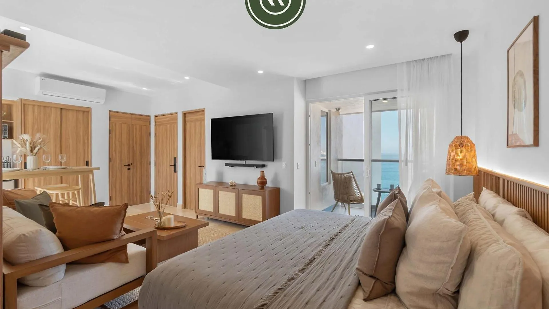 Luxury Oceanfront Studio - Beach - Pools - Gym Puerto Vallarta Mexico