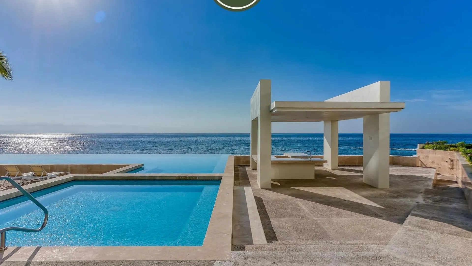 Luxury Oceanfront Studio - Beach - Pools - Gym Puerto Vallarta 0*,  Mexico
